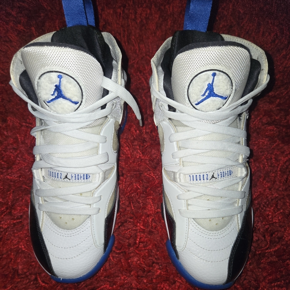 Jordans Boys White & Blue Sneakers - Picture 3 of 7